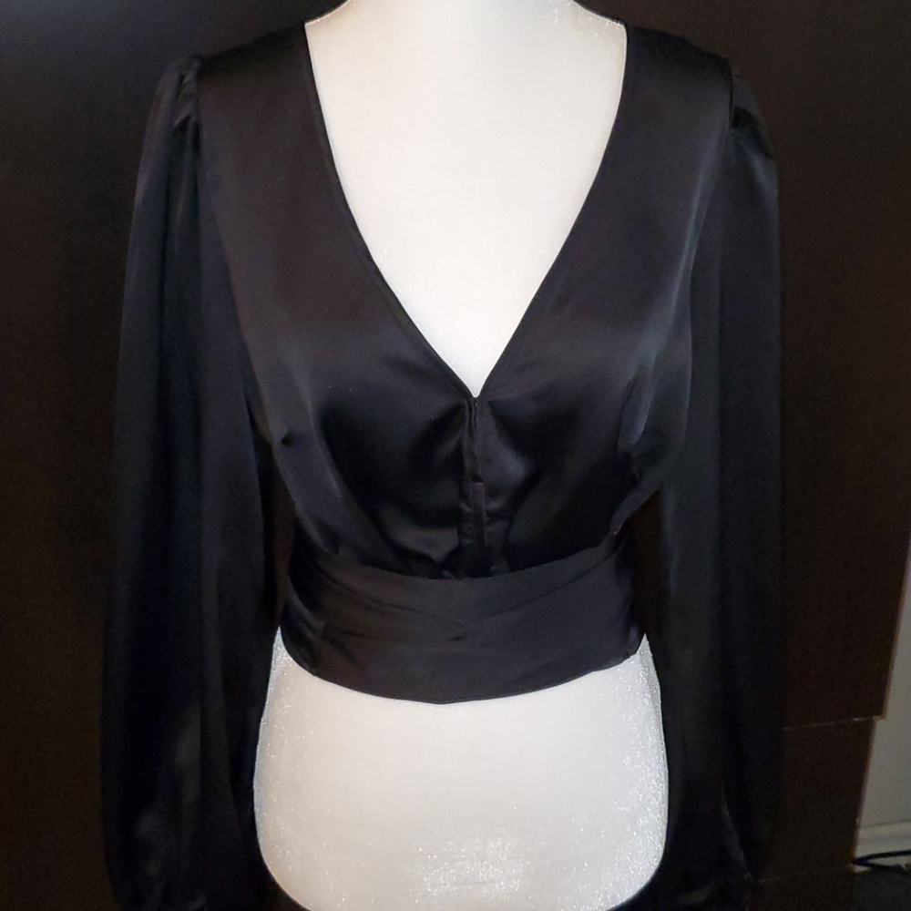 CROP Top - Picture 4 of 6